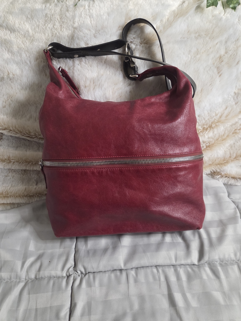 International HOBO Red Leather Shoulder Bag - Unbranded